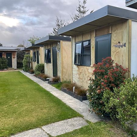Monowai Mountains Edge Cabins מראה חיצוני תמונה