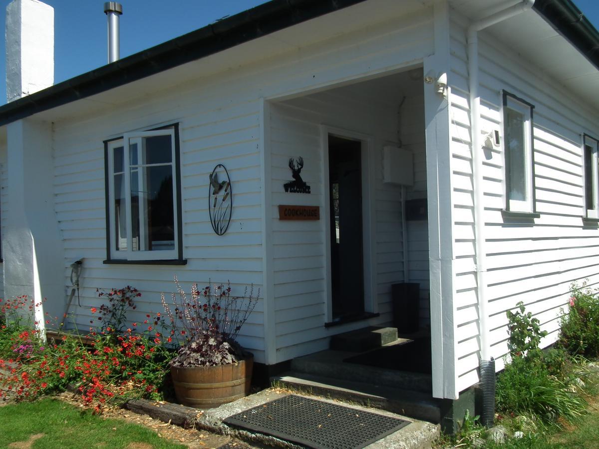 Monowai Mountains Edge Cabins מראה חיצוני תמונה