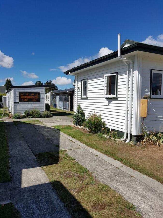 Monowai Mountains Edge Cabins מראה חיצוני תמונה